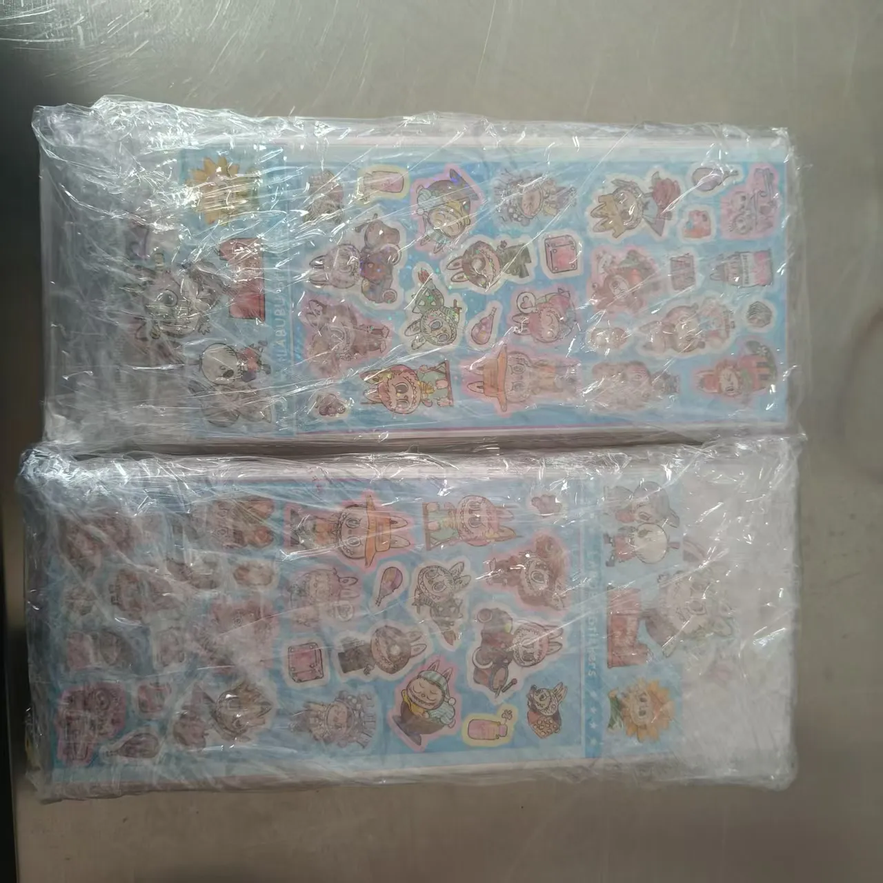 Syarikat yang dihantar pelekat kanak-kanak baru di mati minggu lalu