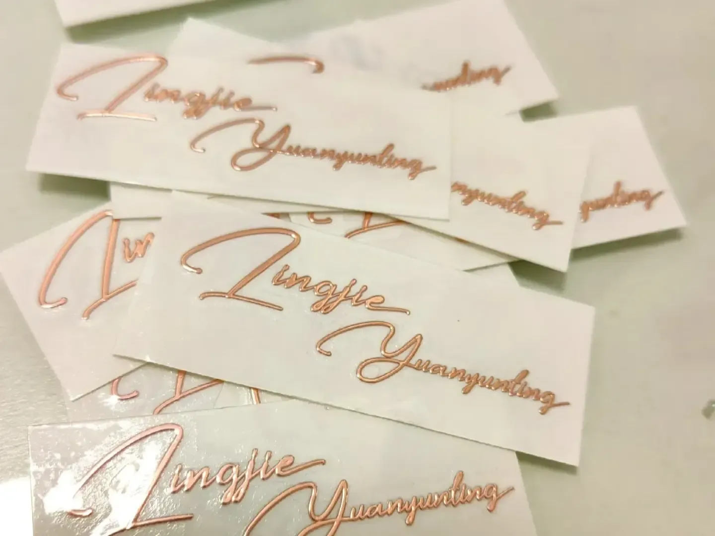 Adakah pelekat pemindahan boleh ditanggalkan?